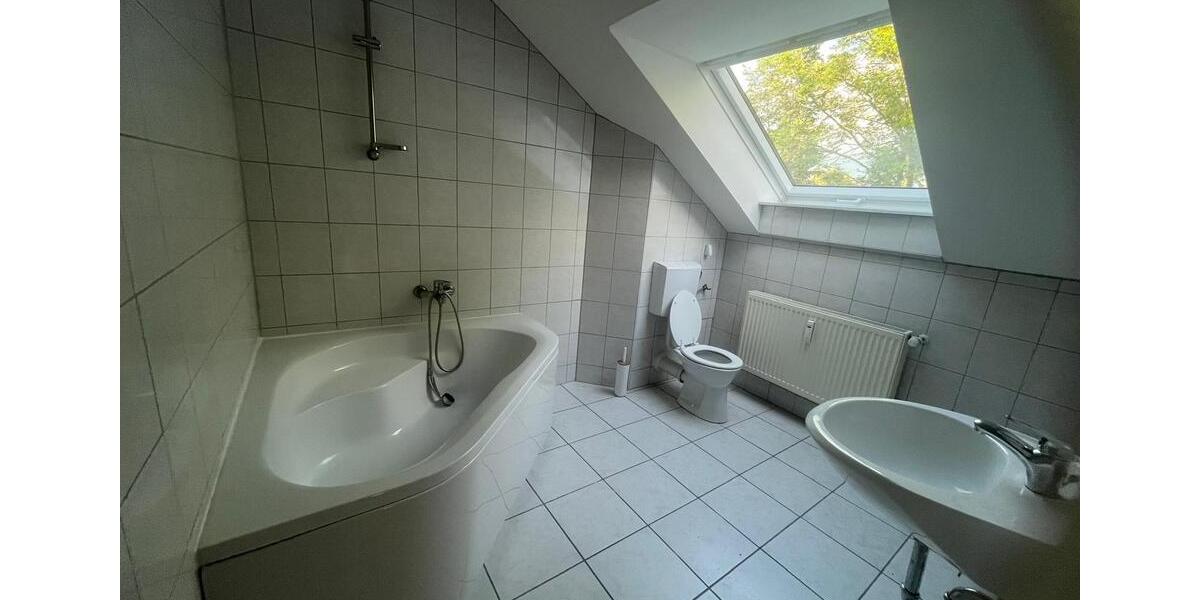 Dachgeschoßwohnung Oer-Erkenschwick Erkenschwick - 3.5 Zimmer, 90 m&sup2;, 855&euro; | Angebot:26267448