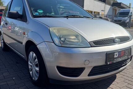 Ford Fiesta 221.700 km 2.200 € Dinslaken 46537