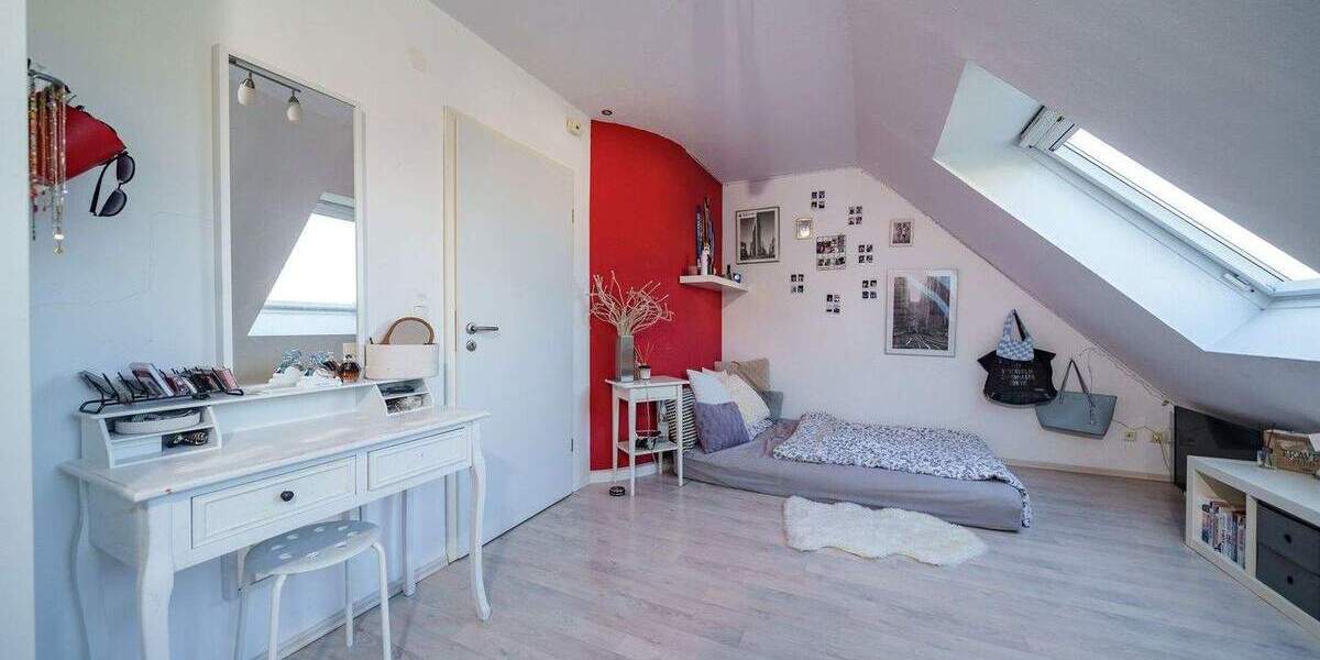 Etagenwohnung Bochum Dahlhausen - 8 Zimmer, 220 m&sup2;, 399.500&euro; | Angebot:25721357