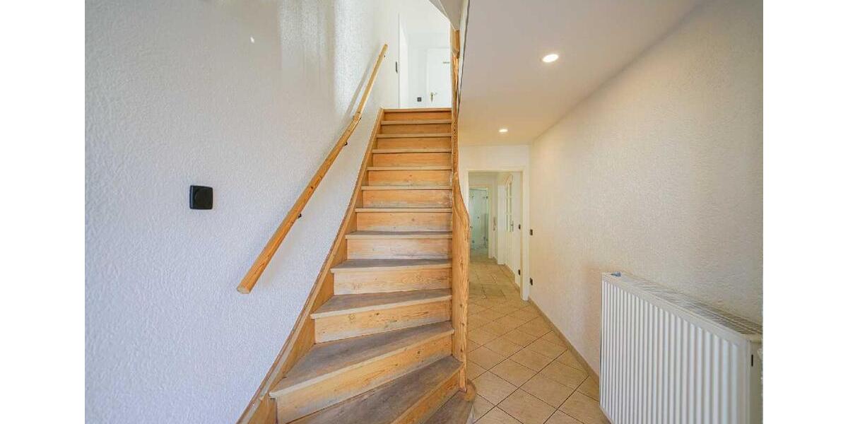 Freistehendes Einfamilienhaus mit Garten und Sonnenbalkon 5 zimmer