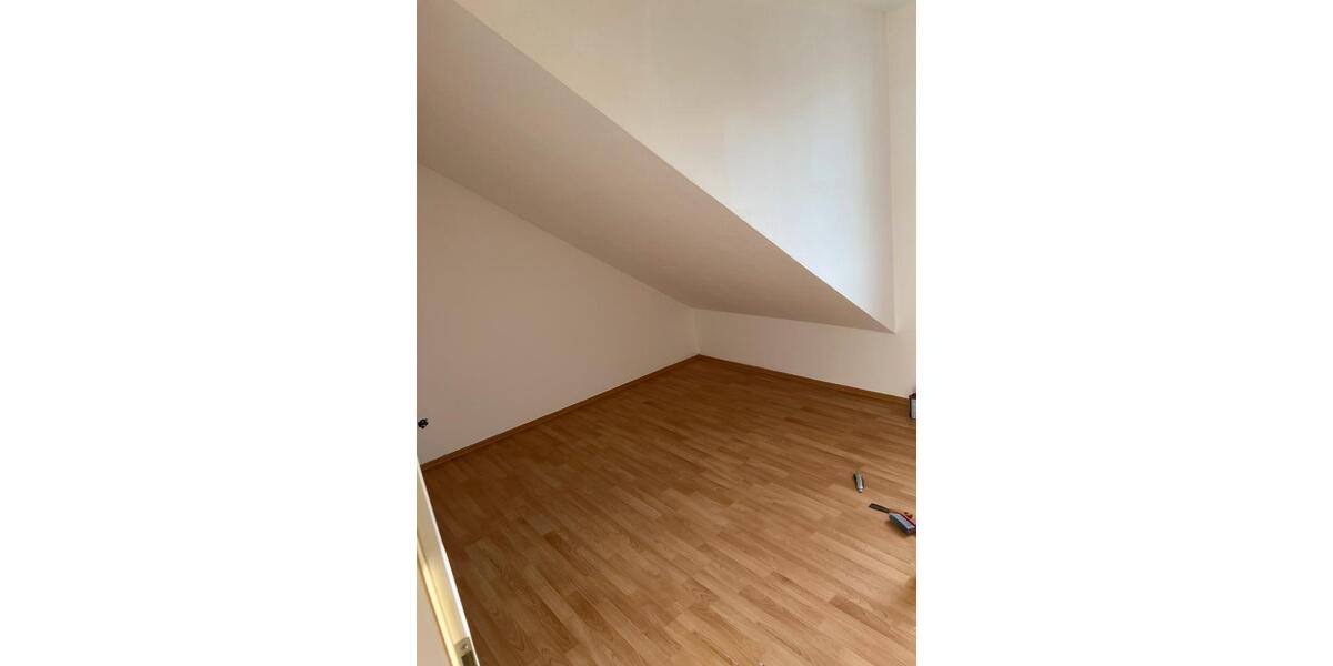 Dachgeschoßwohnung Herne Sodingen - 2.5 Zimmer, 45 m&sup2;, 400&euro; | Angebot:25926348