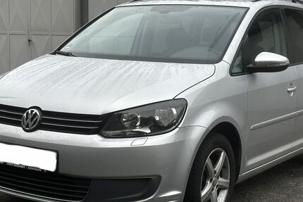 VW Touran 141.000 km 5.850 &euro; Essen 45127