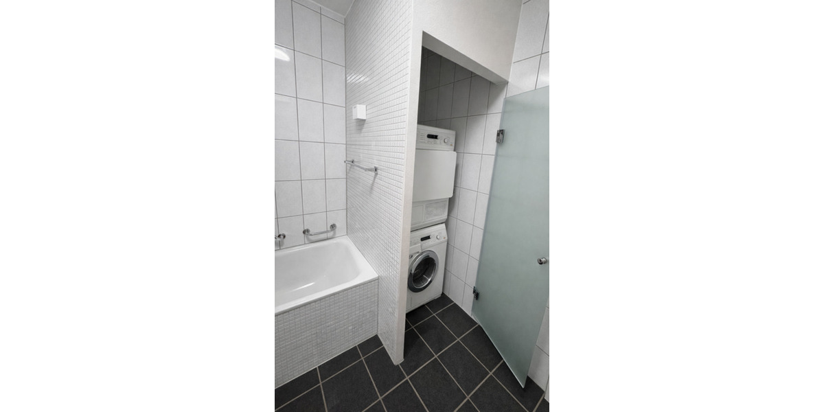 3-Zimmer-ETW mit Balkon, TG-Stellplatz & Keller – provisionsfrei 3 zimmer