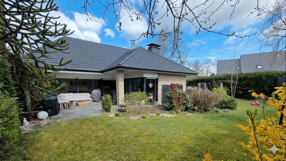 Einfamilienhaus Wesel - 8 Zimmer, 200 m&sup2;, 2.500&euro; | Angebot:26595947