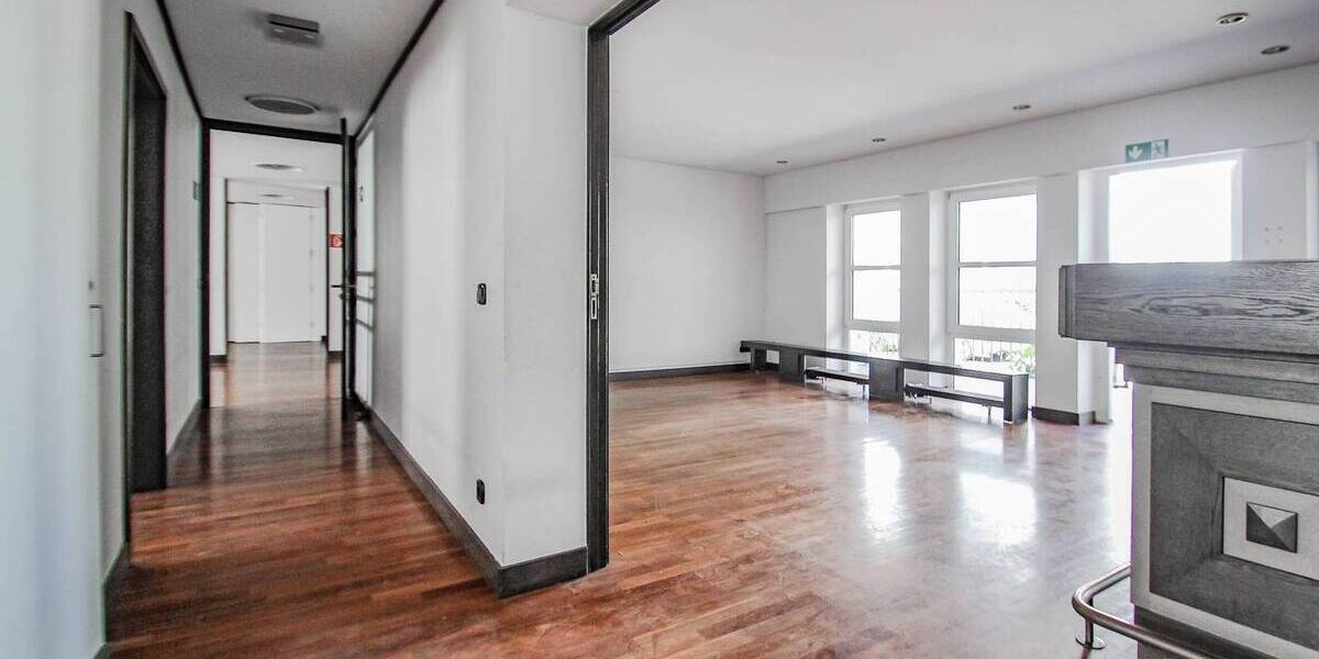 3000 m² INVESTProjekt - MFH - Jugendzentrum - MAN Gästehaus - Fußgängerzone zimmer