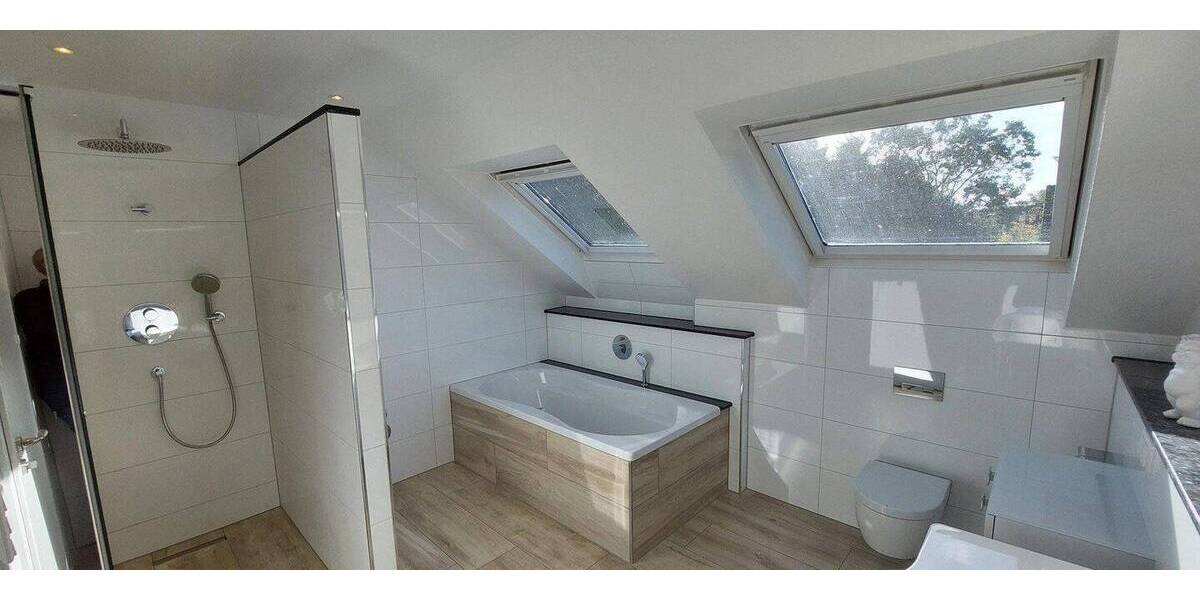 Etagenwohnung Ratingen Zentrum - 2 Zimmer, 117 m&sup2;, 1.390&euro; | Angebot:26818922
