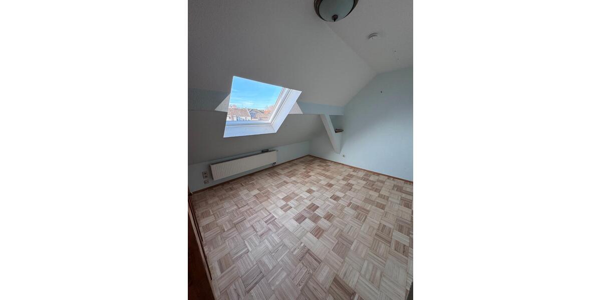 Dachgeschoßwohnung Essen Stadtbezirk VII - 3 Zimmer, 59 m&sup2;, 620&euro; | Angebot:26351666