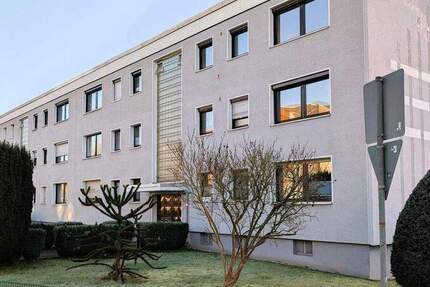 **VIEL PLATZ & POTENZIAL: 95 M² WOHNUNG MIT KAMINOFEN - SAARNER DORF FUSSLÄUFIG (ohne Provision!)** 3 zimmer