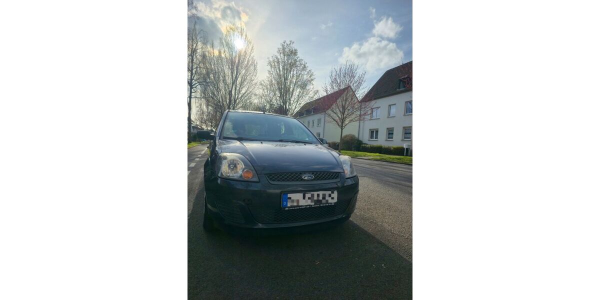Ford Fiesta 122.853 km 2.250 &euro; Bochum 44803