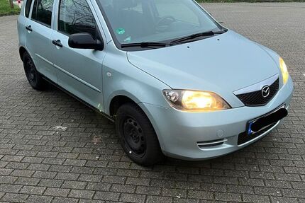 Mazda 2 162.000 km 1.999 &euro; Essen 45327