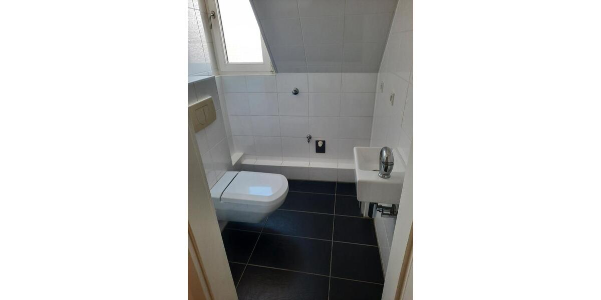 Dachgeschoßwohnung Essen Stadtbezirk II - 5 Zimmer, 124 m&sup2;, 1.470&euro; | Angebot:27621026