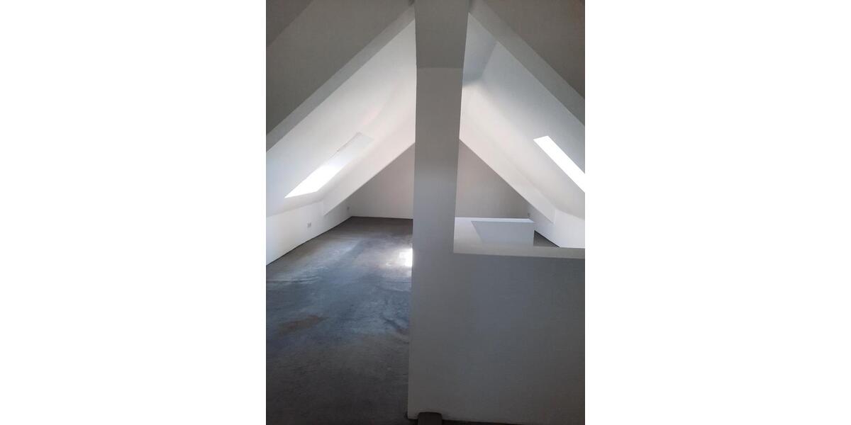 Dachgeschoßwohnung Essen Stadtbezirk II - 5 Zimmer, 124 m&sup2;, 1.470&euro; | Angebot:27621026