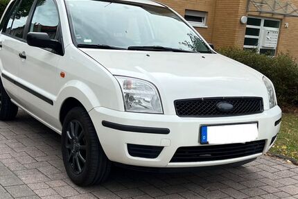 Ford Fusion 98.000 km 2.550 € Krefeld 47804