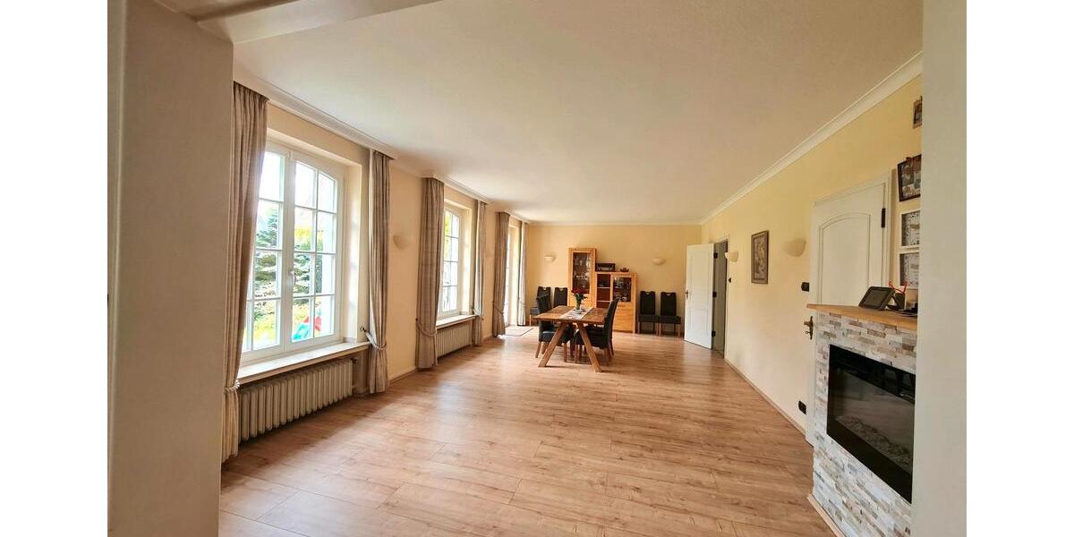Einfamilienhaus Duisburg Rheinhausen - 9 Zimmer, 220 m&sup2;, 1.360&euro; | Angebot:27618833