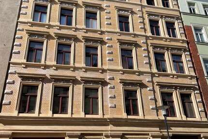 Wohnung zum Mieten in Halle 480 € 61.95 m²