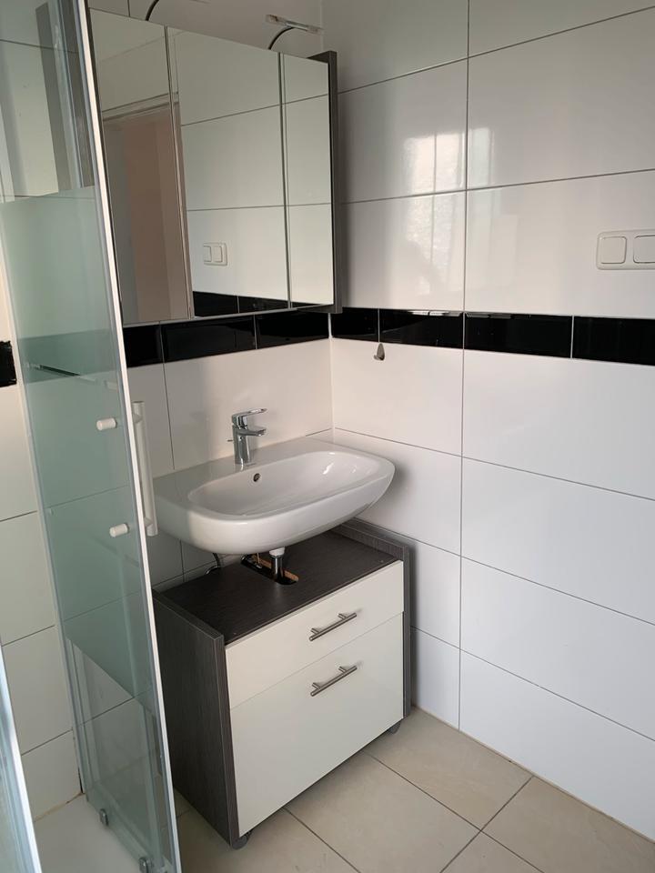 Sanierte zwei 2,5 Zimmer Wohnung mit Terrasse