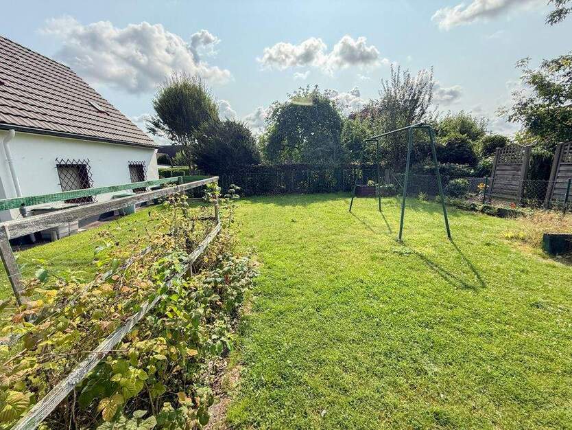 Doppelhaushälfte mit großem Garten und zwei Garagen in Recklinghausen- Hochlar 6 zimmer
