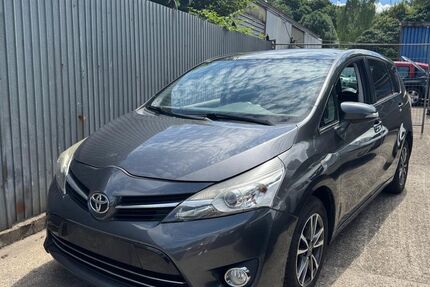 Toyota Verso 189.000 km 6.500 &euro; Essen 45143