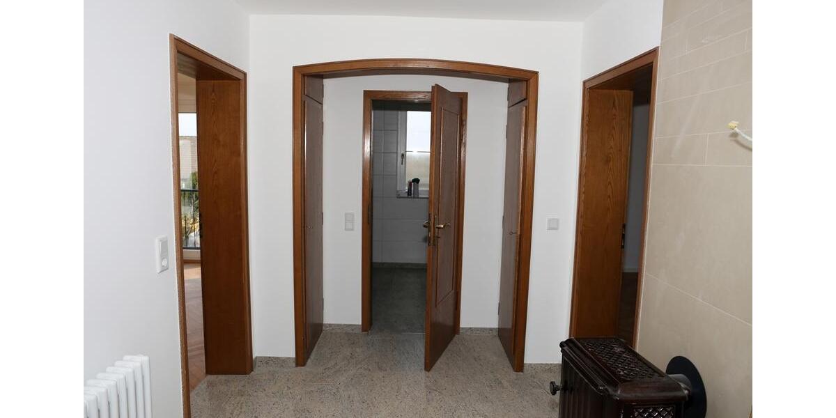 Erdgeschoßwohnung Hattingen - 3.5 Zimmer, 120 m&sup2;, 1.200&euro; | Angebot:26288093