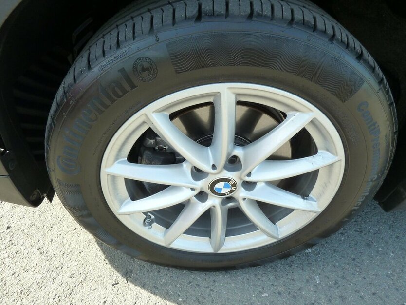 BMW X1 X drive18 D Avantage Sportsitzei AHK PDC DAB 188.000 km 16.800 € Ratingen 40885