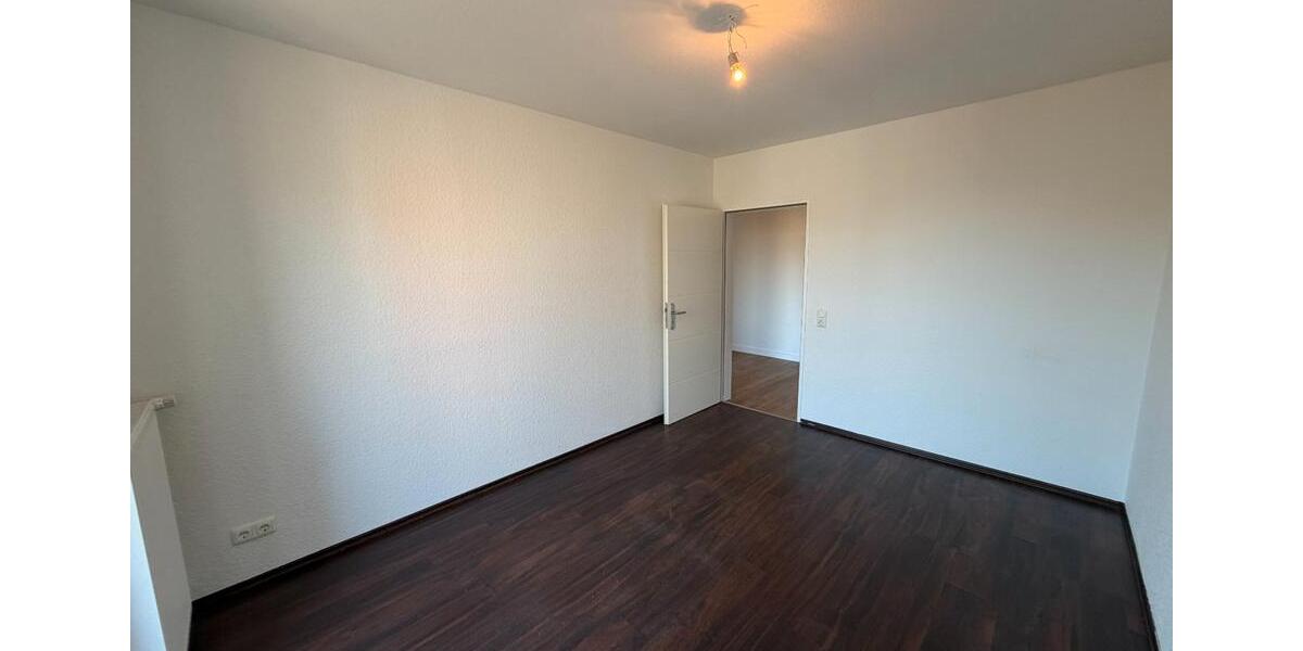 Etagenwohnung Gelsenkirchen Ückendorf - 3 Zimmer, 81 m&sup2;, 730&euro; | Angebot:26060278