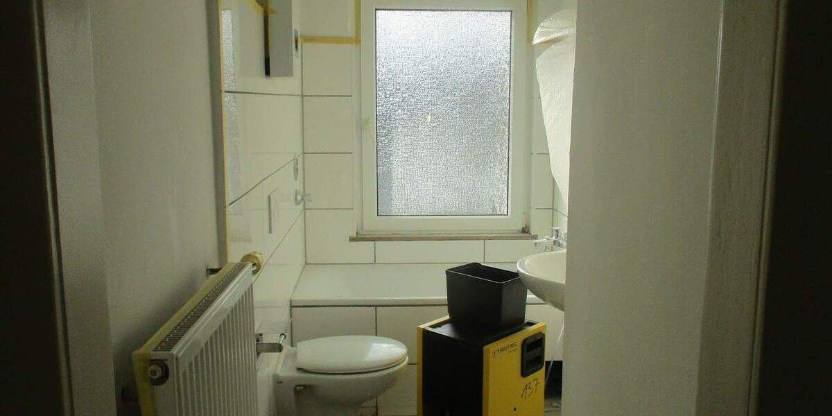 2 Zimmer plus großer Wohnküche, 3. OG, NEU RENOVIERT, HER-Sodingen, Mont-Cenis-Str. 192 2 zimmer