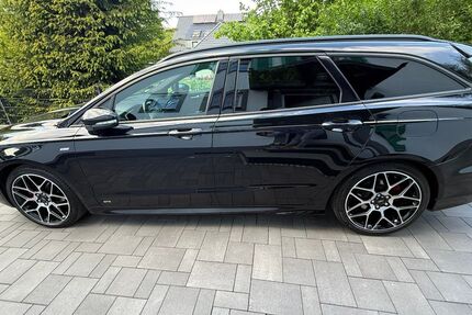 Ford Mondeo 97.920 km 17.900 &euro; Velbert 42549