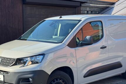 Peugeot Partner 125.000 km 8.950 € Duisburg 47179