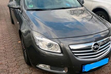 Opel Insignia 131.000 km 3.899 &euro; Duisburg 47198