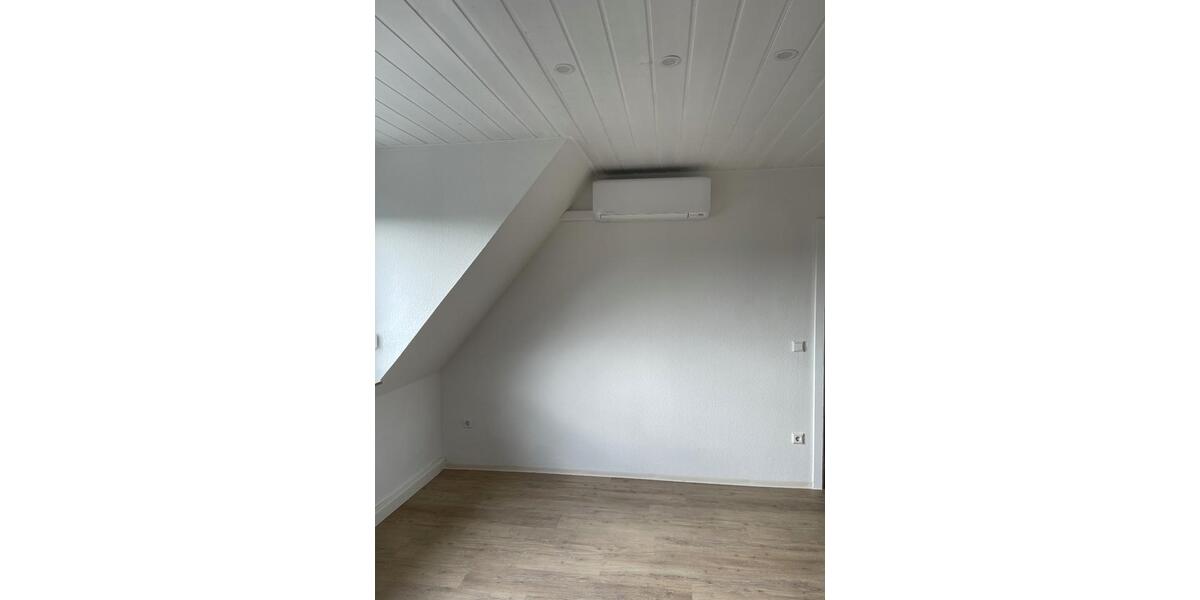 Dachgeschoßwohnung Essen Stadtbezirk VII - 2 Zimmer, 62 m&sup2;, 600&euro; | Angebot:26350508