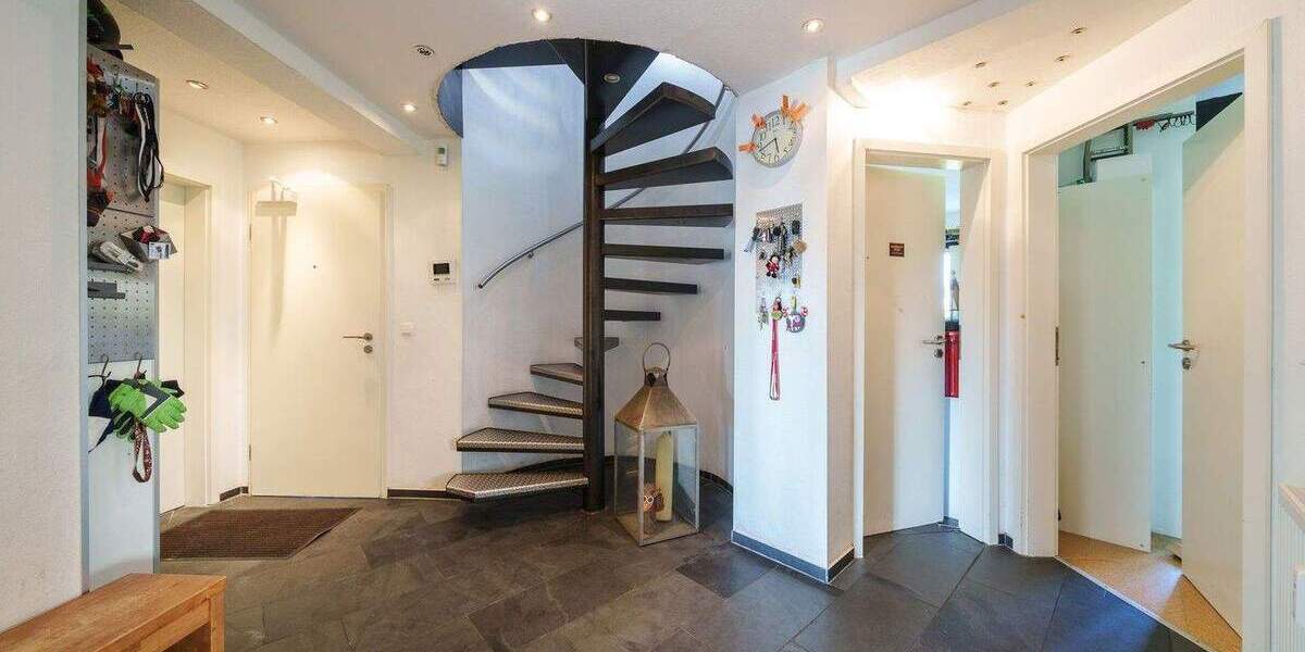 Etagenwohnung Bochum Dahlhausen - 8 Zimmer, 220 m&sup2;, 399.500&euro; | Angebot:25721357