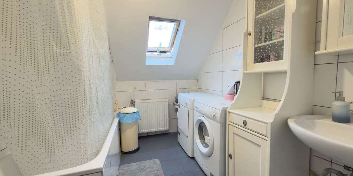 Renditestarkes MFH mit Gewerbe in Duisburg – 5700 EUR Kaltmiete, starke Ertragsbasis - Mehrfamilienhaus, Wohnhaus Duisburg Hamborn | Angebot:25536060