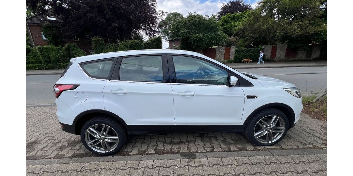 Ford Kuga 62.000 km 16.499 &euro; Bottrop 46244