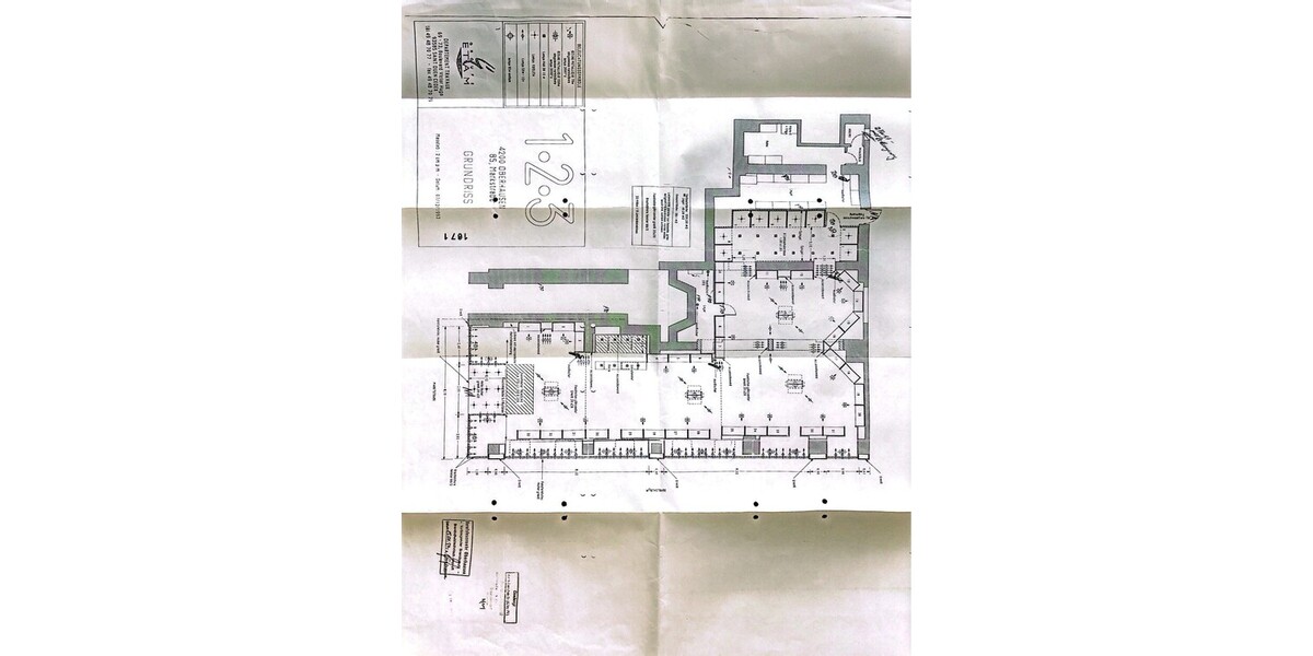 Repräsentative Gewerbefläche mit großer Fensterfront & hochwertiger Ausstattung zimmer