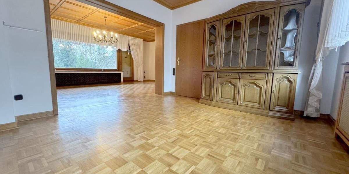 Einfamilienhaus Oberhausen Sterkrade-Nord - 9 Zimmer, 254 m&sup2;, 699.500&euro; | Angebot:25779201