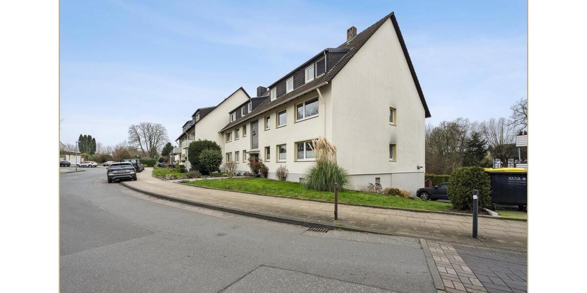 Großzügige 130qm Maisonette-Erdgeschosswohnung mit Garten, Terrasse, Balkon, Garage und Alarmanlage 4 zimmer