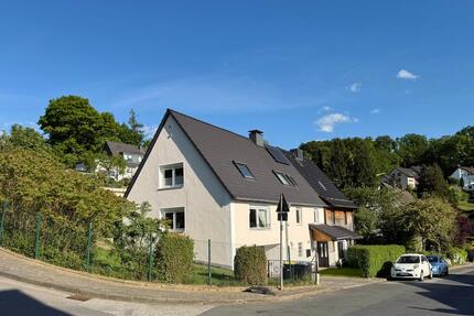 Liebevoll modernisierte Doppelhaushälfte in Velbert Langenberg