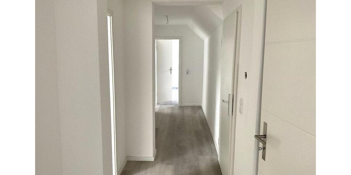 Kernsanierte Wohnung ab sofort frei,Erstbezug alles Neu! 4.5 zimmer