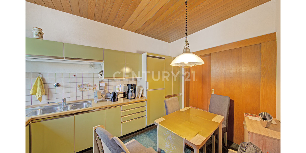 Aufgepasst! Entwicklungsfähiges Zinshaus mit angrenzendem Bau-Gewerbegrundstück 17 zimmer