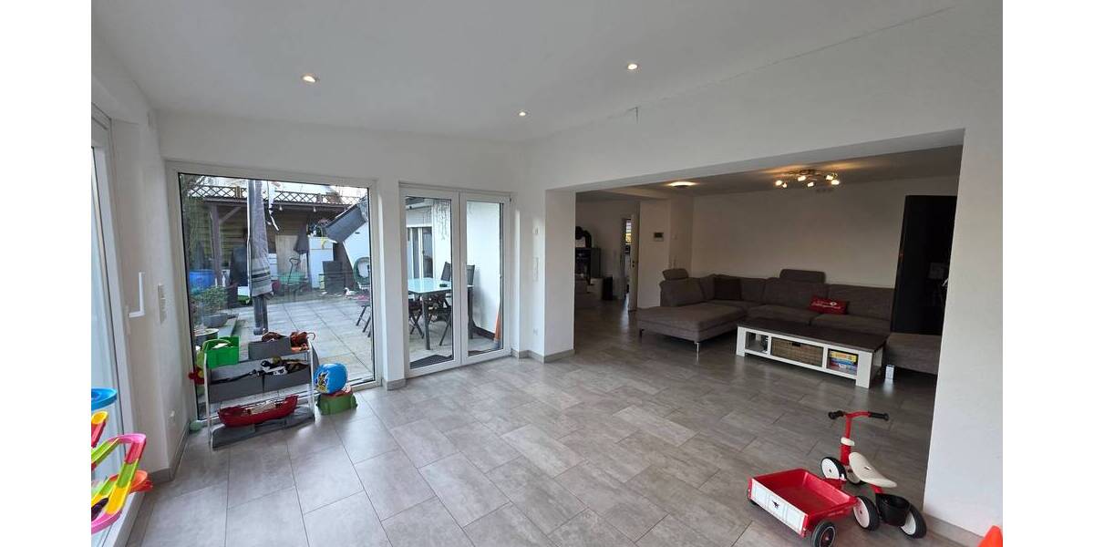 Doppelhaushälfte Velbert Kostenberg - 9 Zimmer, 259 m&sup2;, 650.000&euro; | Angebot:25680192