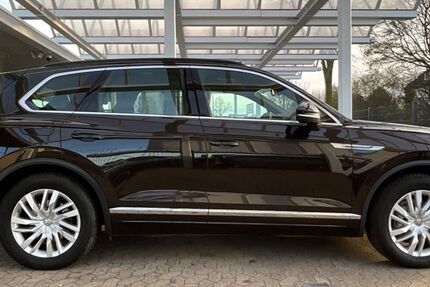 VW Touareg 148.000 km 33.950 &euro; Dinslaken 46539