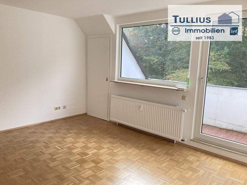 3-Zimmer-DG-Wohnung mit Balkon und Einbauküche in Essen-Borbeck 3 zimmer
