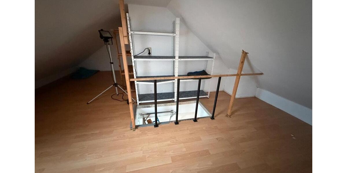 Dachgeschoßwohnung Moers Rheinkamp - 2 Zimmer, 55 m&sup2;, 650&euro; | Angebot:26272244