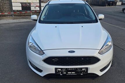 Ford Focus 74.000 km 9.990 &euro; Gelsenkirchen 45884