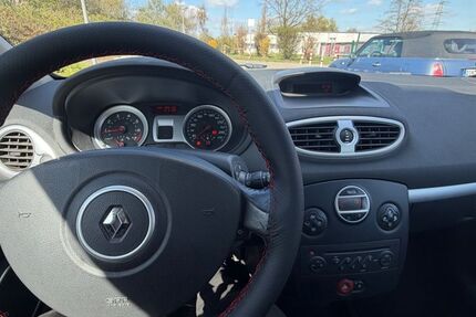 Renault Clio 163.000 km 1.950 &euro; Oberhausen 46149