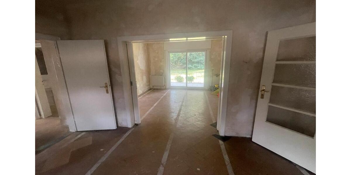 Freistehendes Haus, Tolle Nachbarschaft, großes Grundstück 13 zimmer