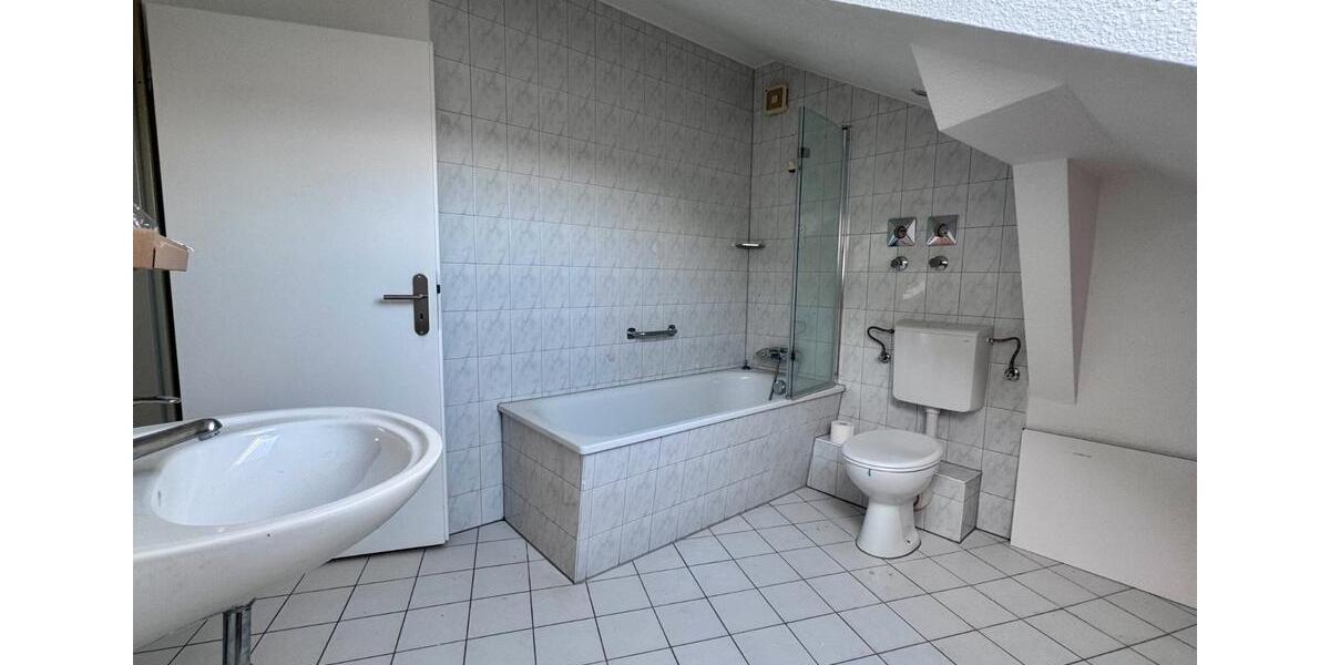 Dachgeschoßwohnung Essen Stadtbezirk VII - 3 Zimmer, 59 m&sup2;, 620&euro; | Angebot:26351666