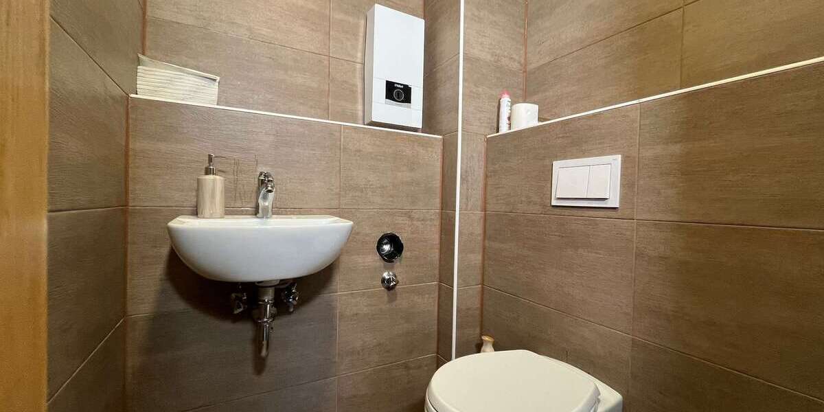 Lukratives Wohn-& Geschäftshaus mit 8 Whg, 3 Gewerben und 2 Keller Lagerflächen + Antenne in Bochum 43 zimmer