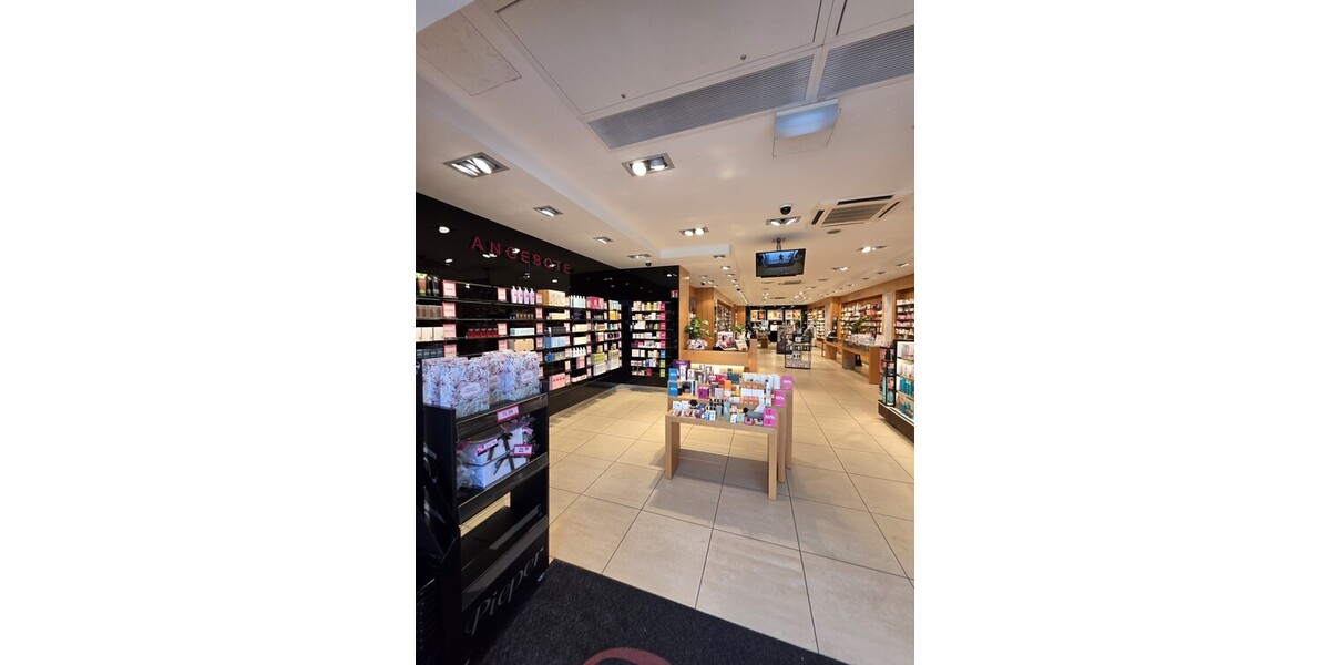 Repräsentative Gewerbefläche mit großer Fensterfront & hochwertiger Ausstattung zimmer