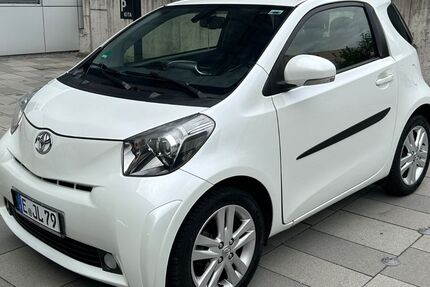 Toyota IQ 160.000 km 7.490 &euro; Essen 45307
